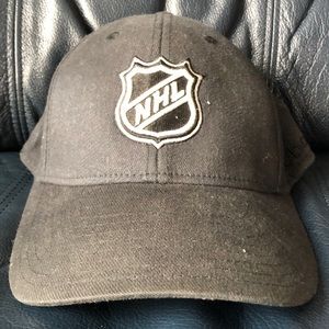 Reebok NHL fitted (expandable) hat